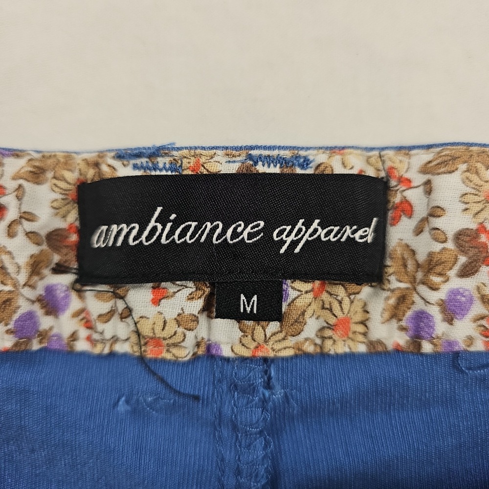 Ambiance Apparel Women's Size M Shorts Pocket Zip Button Blue - Picture 3 of 10